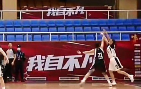 体育分析-最近医院仅一街之隔 重伤的孙丽却被延误在球馆里