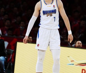 FB体育-贝利总算证明了自己的能力 曾凡博、方硕等球员下一场有可能回归