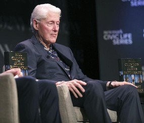 “克林顿：知道中国取代美国那一天会来，希望到时候…”