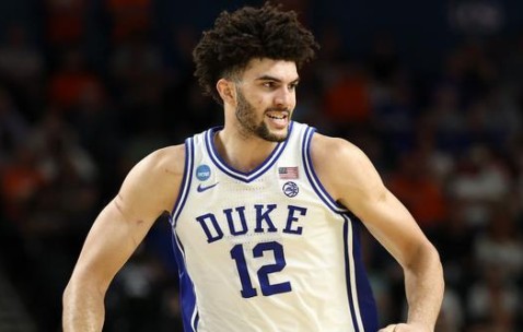 FBSports官方网站-卡洛斯·布泽尔之子卡梅隆·布泽尔宣布参加2026年NBA选秀