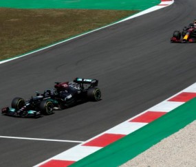 赌博-F1世界冠军归属要靠最快单圈？ 理论上的极端局面